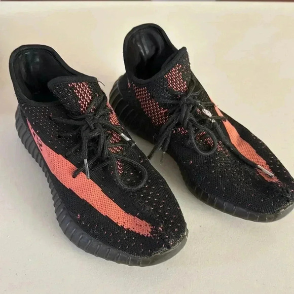 ADIDAS 2015 YEEZY Boost 350 v2 core black red Size 7.5 - Picture 1 of 9